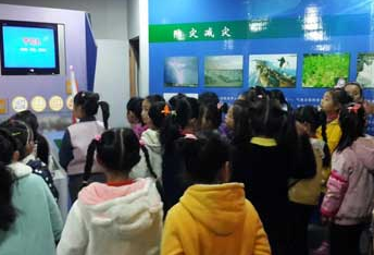 小学科普馆如何开展科普讲解活动？