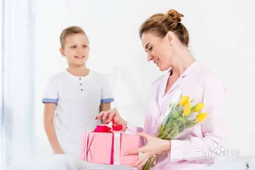 妈妈生日送什么礼物比较好？