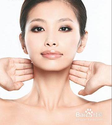 如何对自己的脸部进行按摩美容