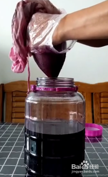 如何自己酿制葡萄酒？