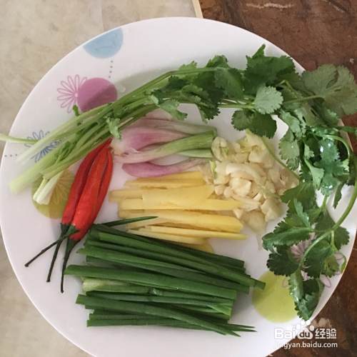家常菜清蒸鲈鱼