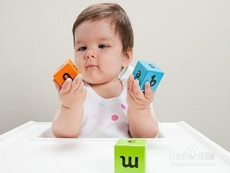孩子玩玩具注意事项。