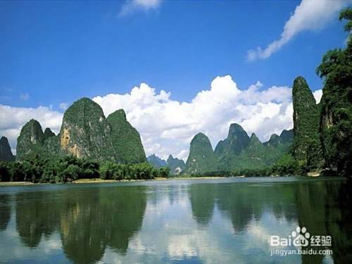 如何在雨季安排旅游