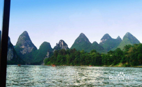 暑假旅游是跟团旅游还是自驾旅游比较好？