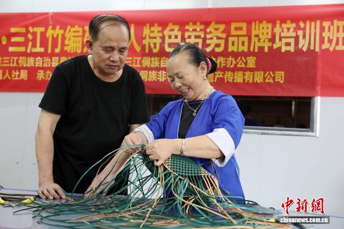 广西三江：竹艺巧织就业路