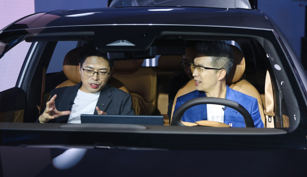 东风风神L8开启预售 定位混动SUV 预售价12.99万元起