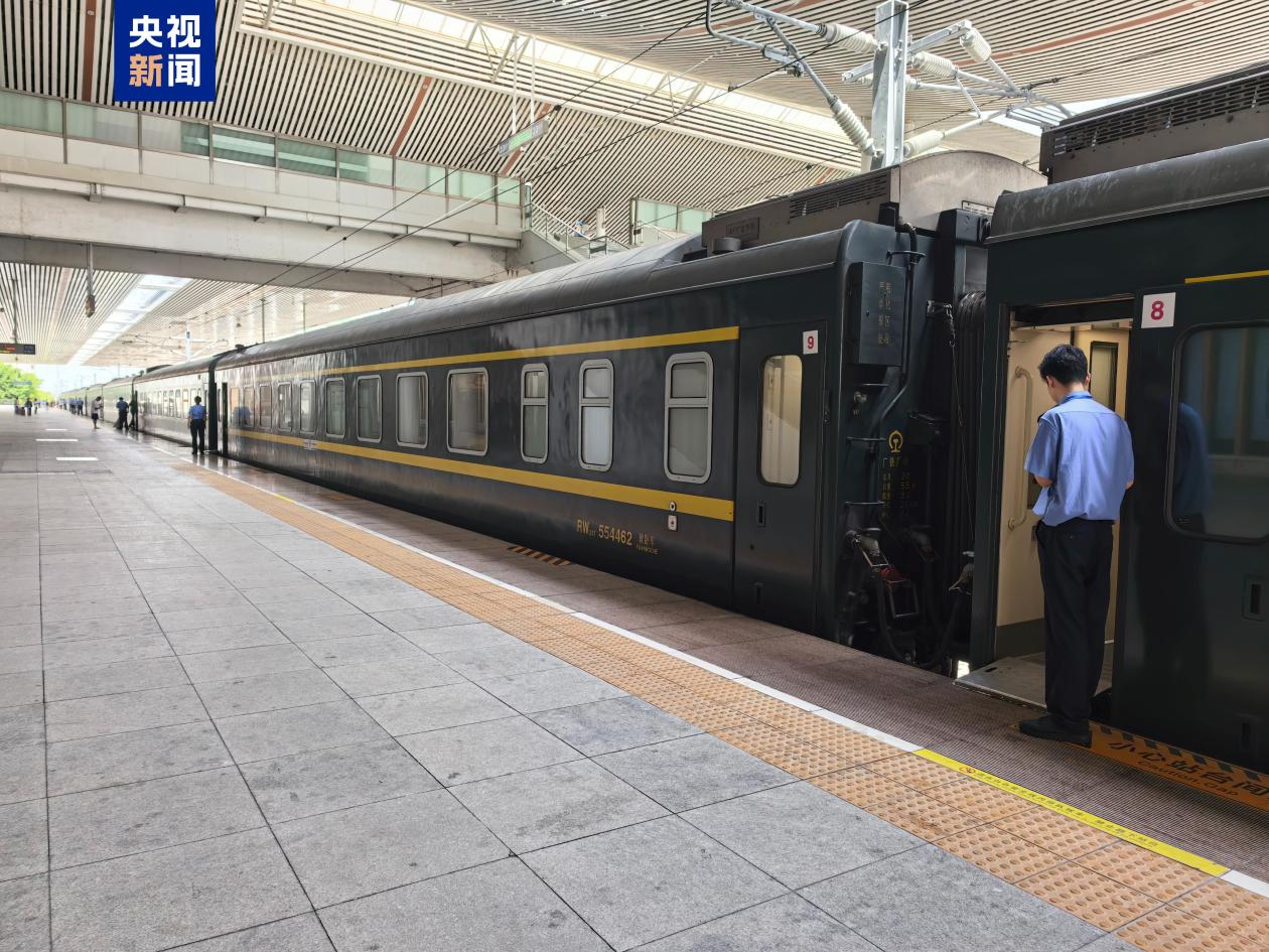 受热带低压影响 部分进出海南岛列车停运