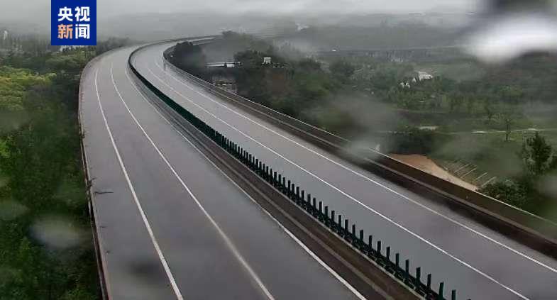 河南部分高速公路因降雨禁止车辆上站