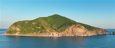 辽宁蛇岛老铁山国家级自然保护区守护候鸟迁飞 这里的“鸟栈”来新客（美丽中国）