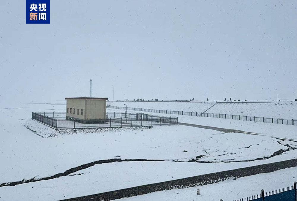大暑时节突降大雪 青海五道梁地区积雪达1厘米