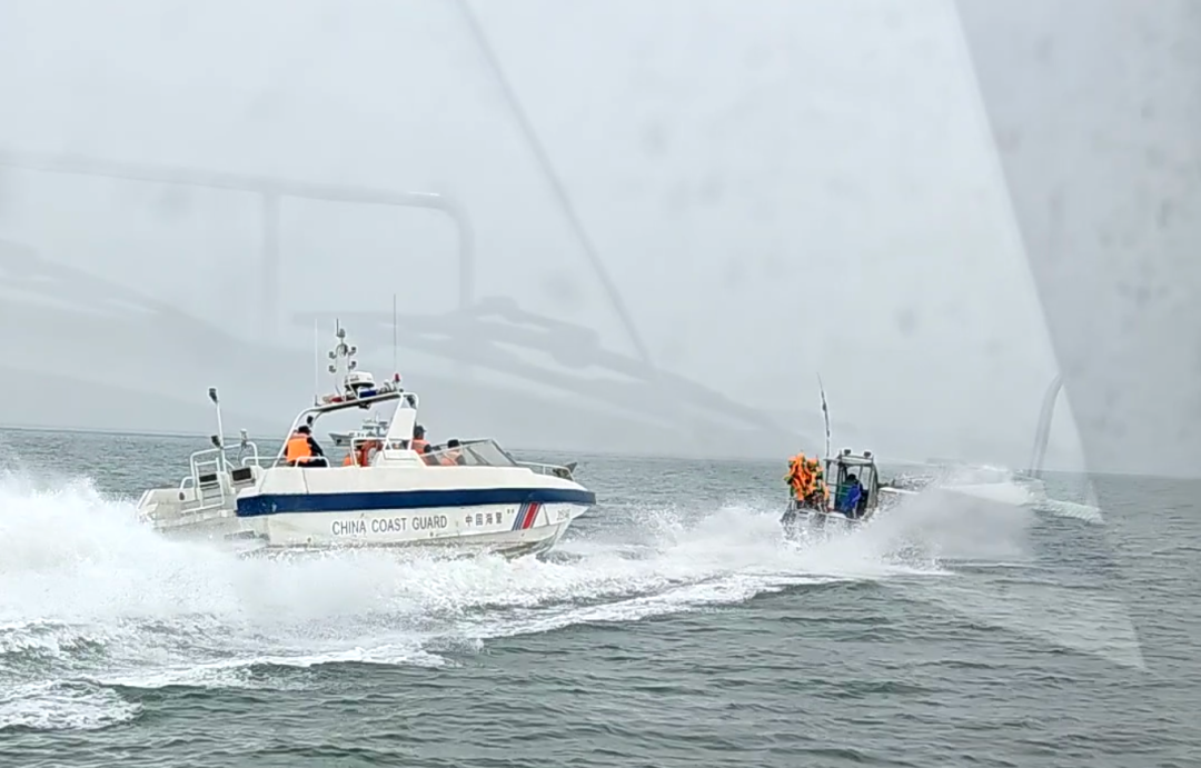 营口海警局查处3艘违规捕捞船艇