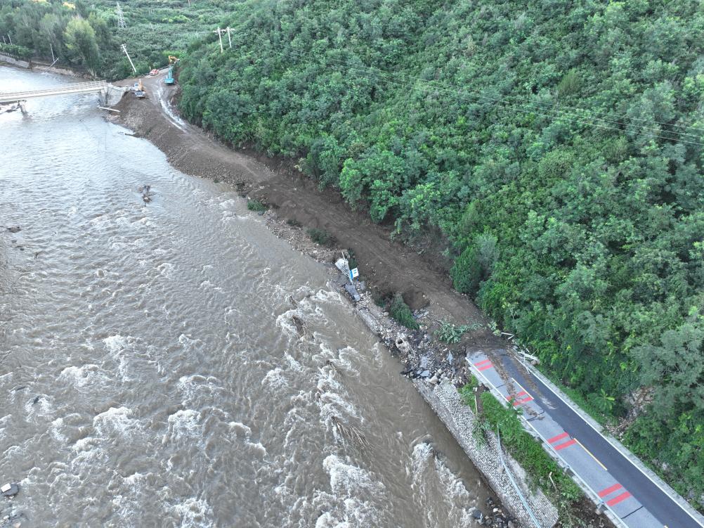 北京强降雨29条水毁道路已抢通27条