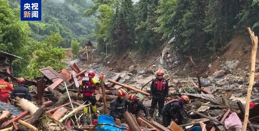 广西龙胜发生山洪泥石流灾害 现场救出1人已无生命体征