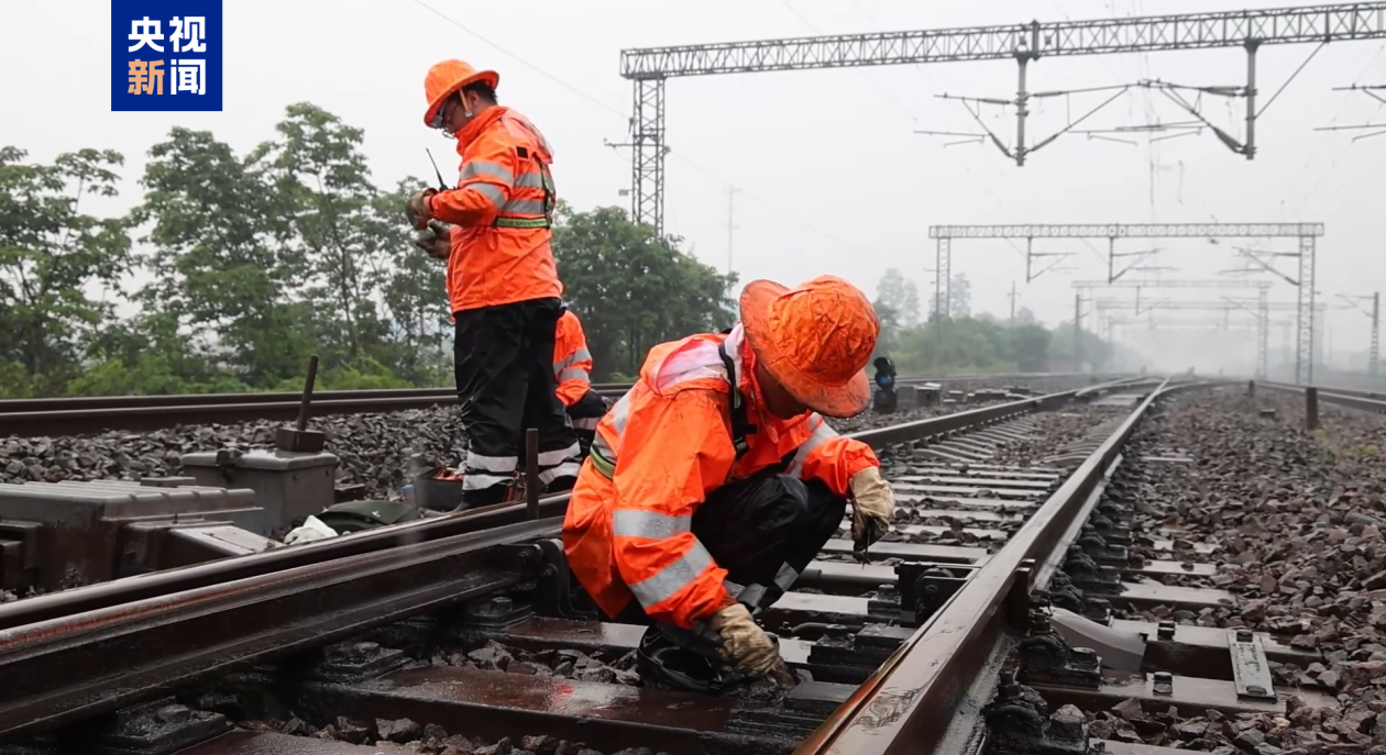 28日至29日福建有大范围暴雨过程 部分列车停运