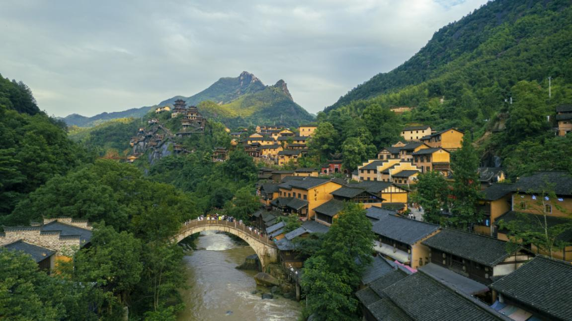 活力中国调研行 | 从“废弃矿山”到“网红小镇”，望仙谷的绿色蜕变