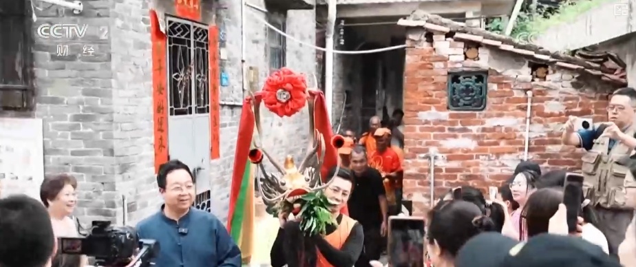 古老习俗“活”起来、“避暑+探险”“火”起来 暑期文旅热力全开