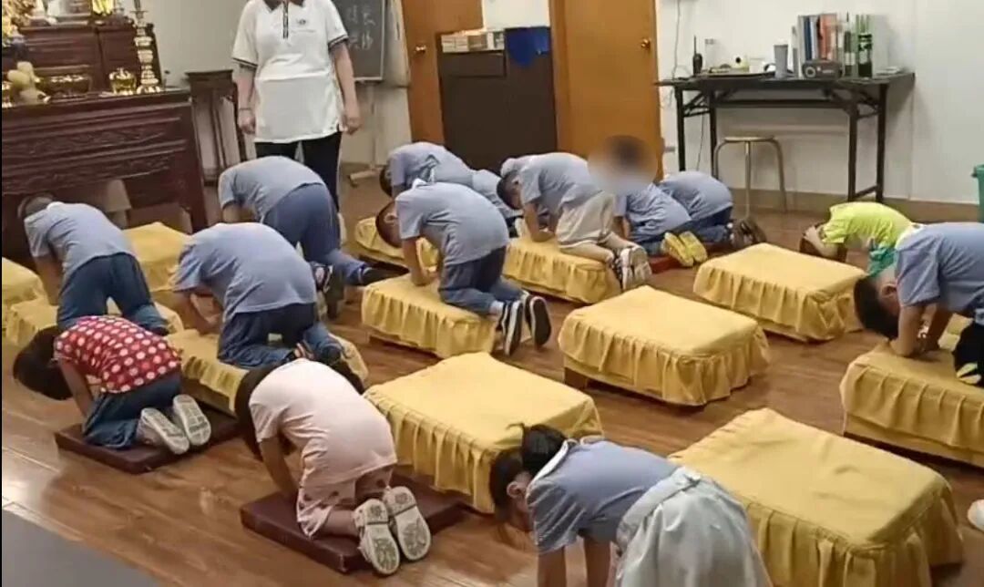 揭秘非法组织会道门:自称救世“神佛” 实则做起“皇帝梦”