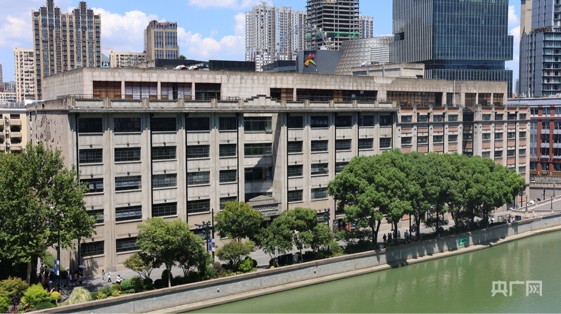 高质量发展看中国丨一站式服务托举银龄幸福