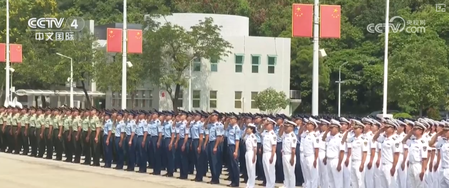 国家力量振奋人心！“航母热”“海军热”凝聚香港市民浓浓爱国心、民族情
