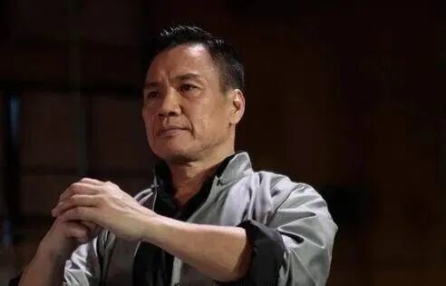 69岁香港资深武打演员被曝失联！警方已介入调查，剧组：与其联络未收到回复