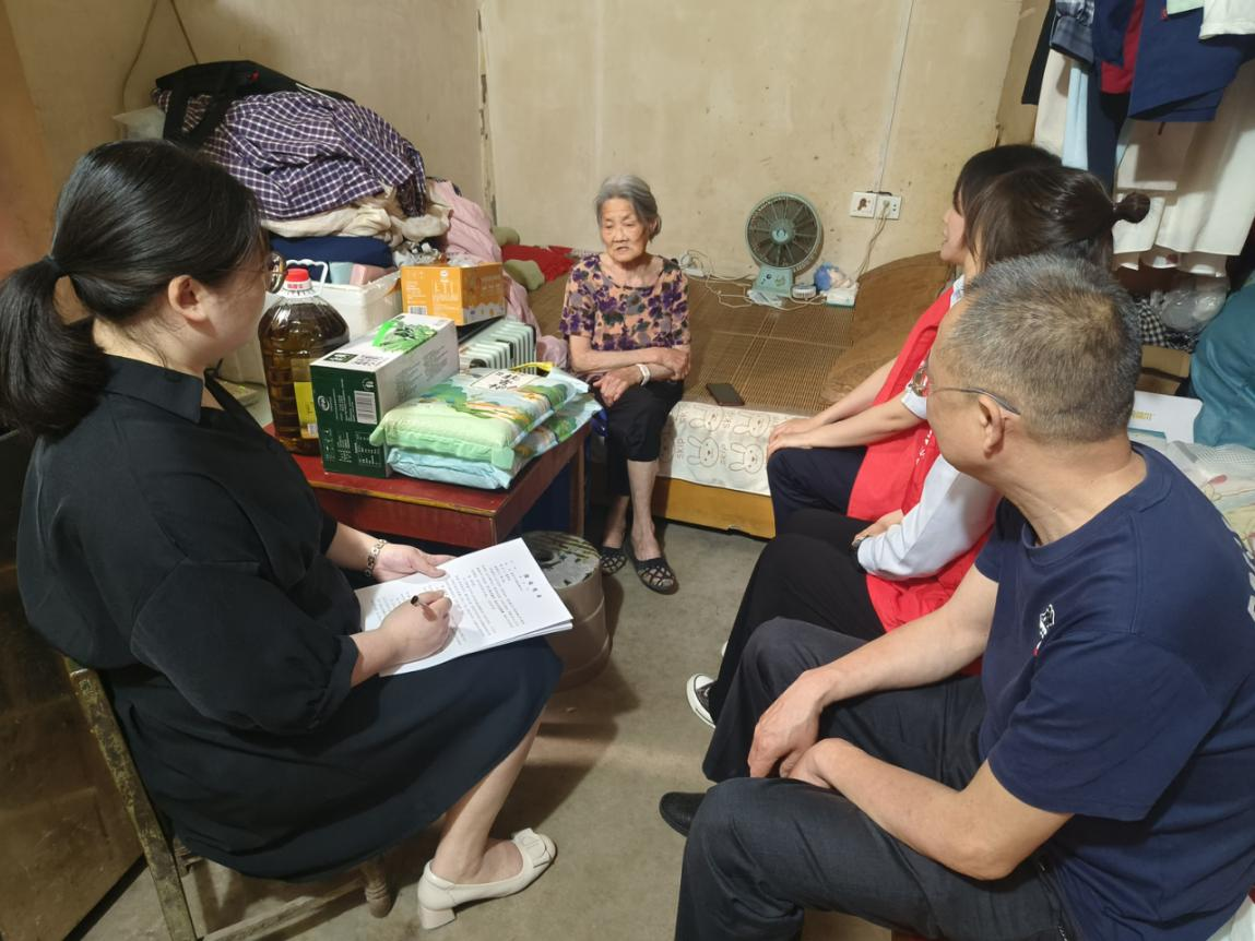 重庆合川：法援耄耋老人 上门服务为婆孙撑起法律蓝天