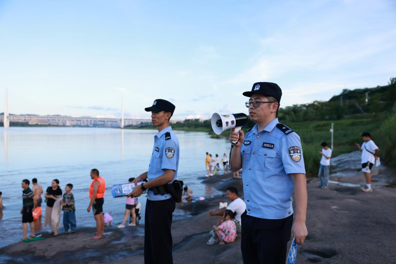 重庆大渡口公安：“警政社”联动筑牢夏季水域安全防线