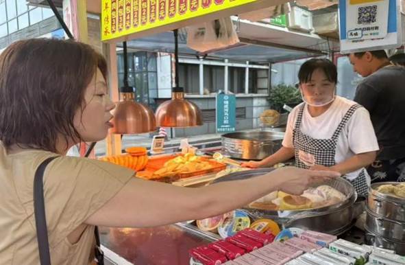 成都青羊：社区早餐店托起“一老一小”稳稳幸福