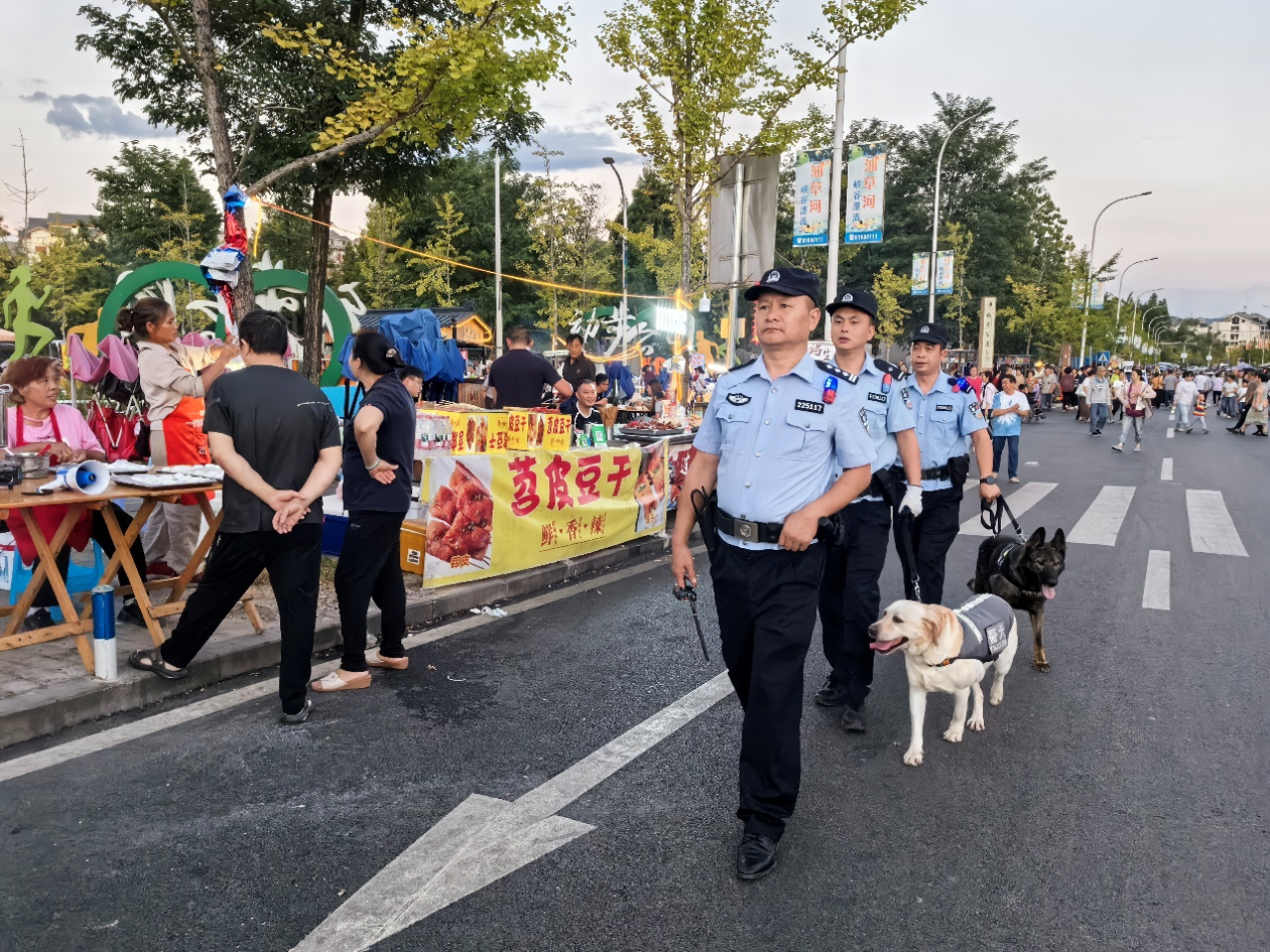重庆石柱警方全力护航黄连产业大会