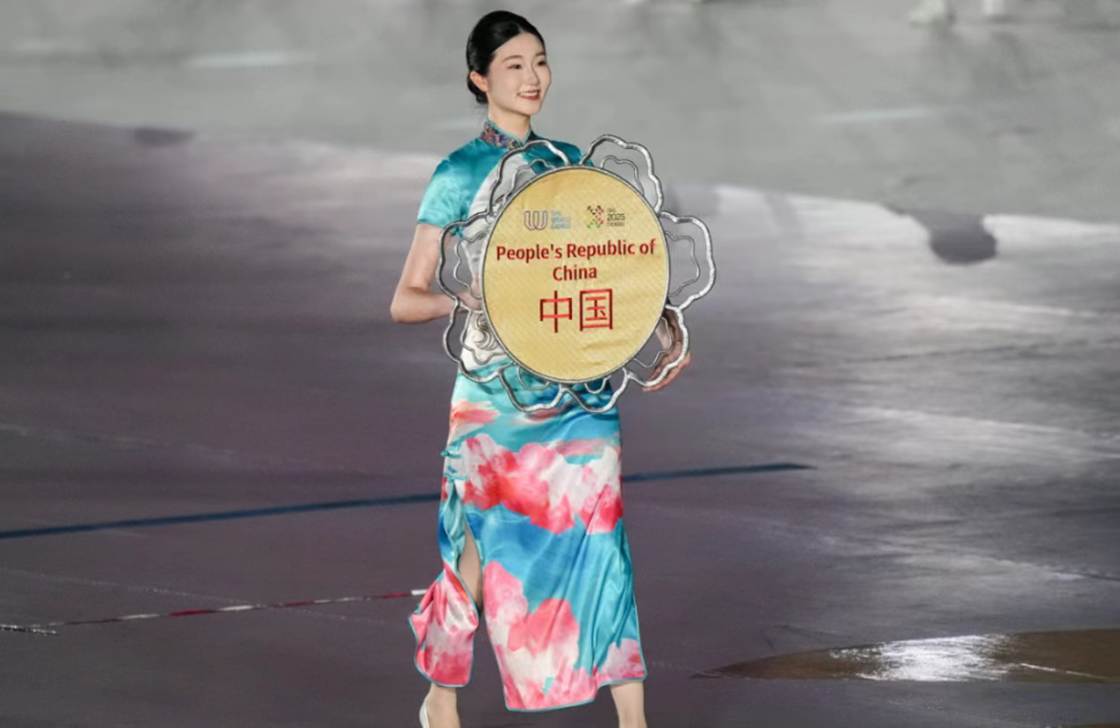 “竹编”经纬织就芙蓉韵：崇州非遗工艺点亮成都世运引导牌