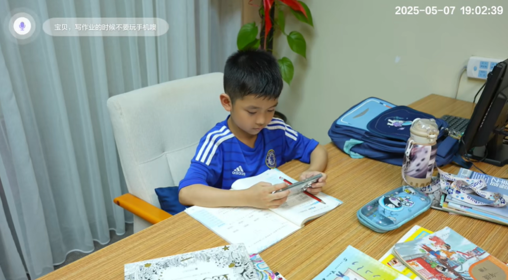 “24小时的电子哨兵”，移动看家让牵挂有迹可循
