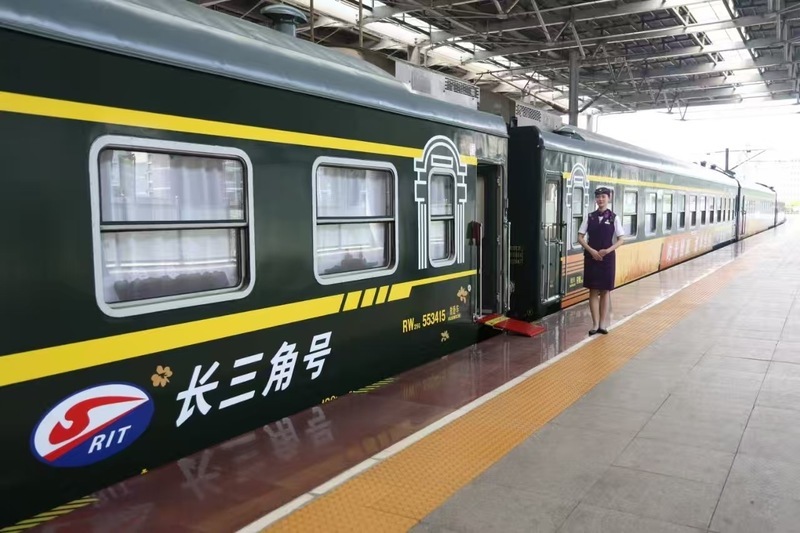 长三角铁路上半年开行旅游列车同比增长103.9%