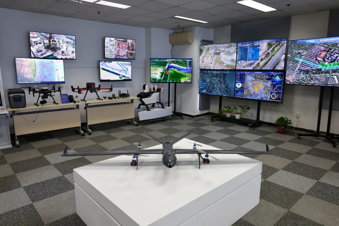 无锡：市长赵建军带队调研低空经济企业并召开专题会议部署下半年工作