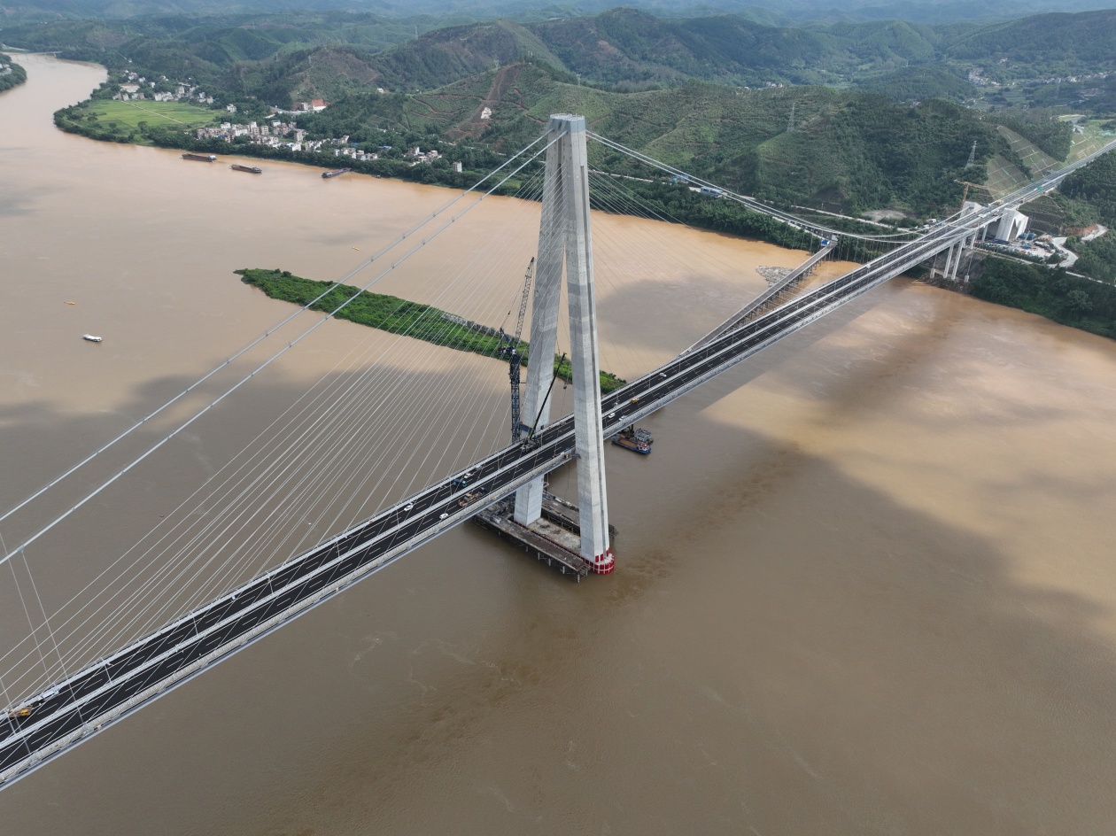 中交公规院主持设计的广西藤州浔江大桥顺利通车
