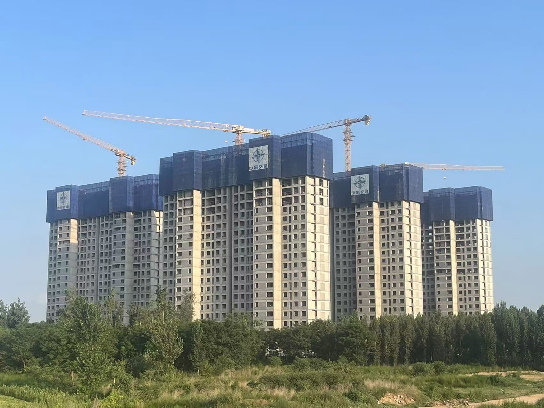 中交一公局郑州航空港区城改项目主体结构全部封顶
