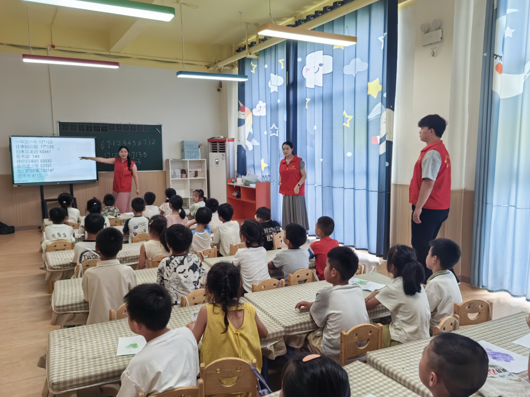 河南息县:美育阳光照亮儿童多彩假期