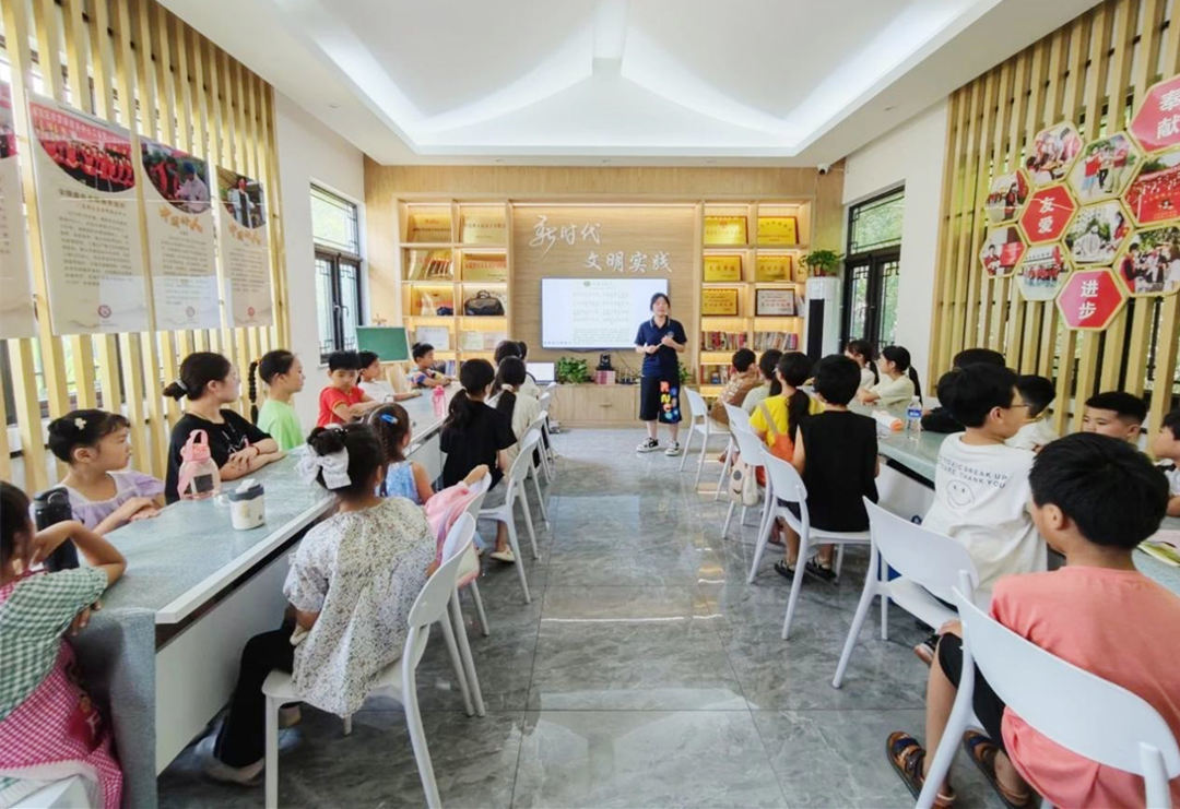 许昌建安：公益课堂“添彩”青少年暑期生活