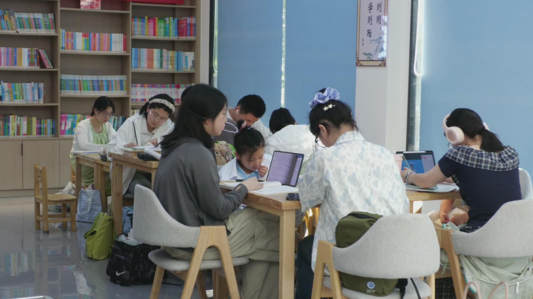 河南镇平：诸葛书屋点亮暑期“悦”读生活