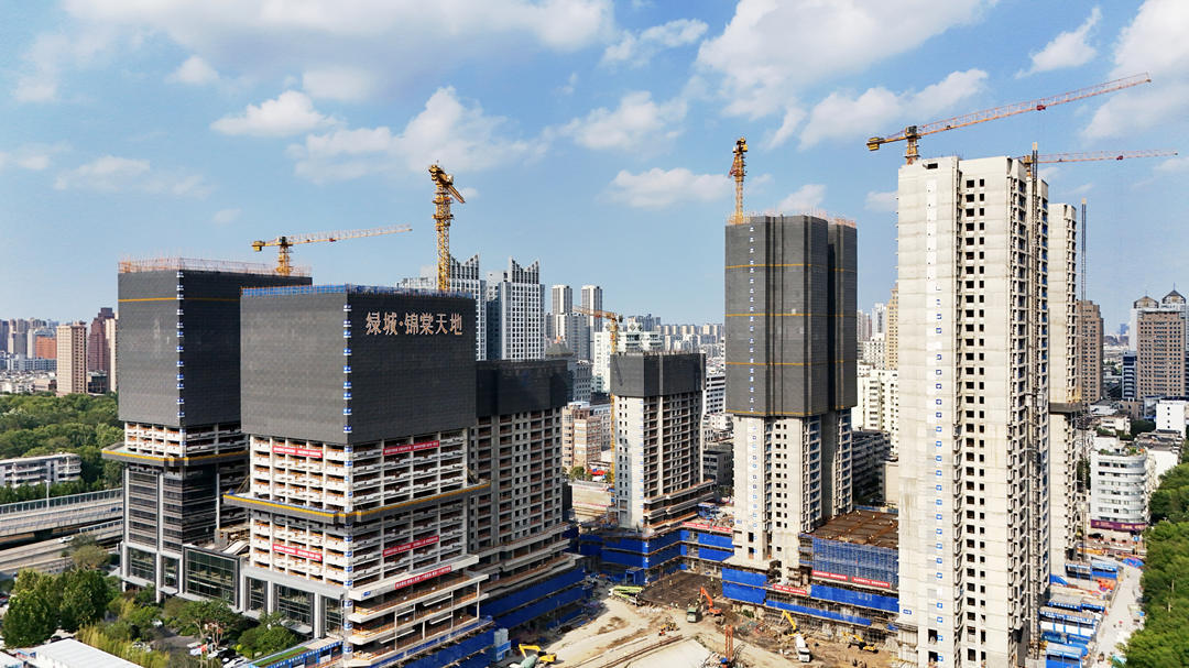 郑州东关虎屯续建项目安置区主体结构全面封顶
