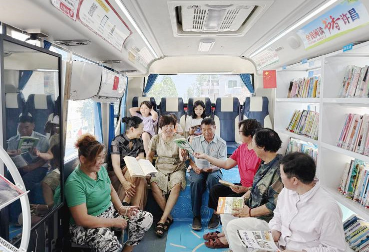 河南襄城：书香润乡村 阅读进社区