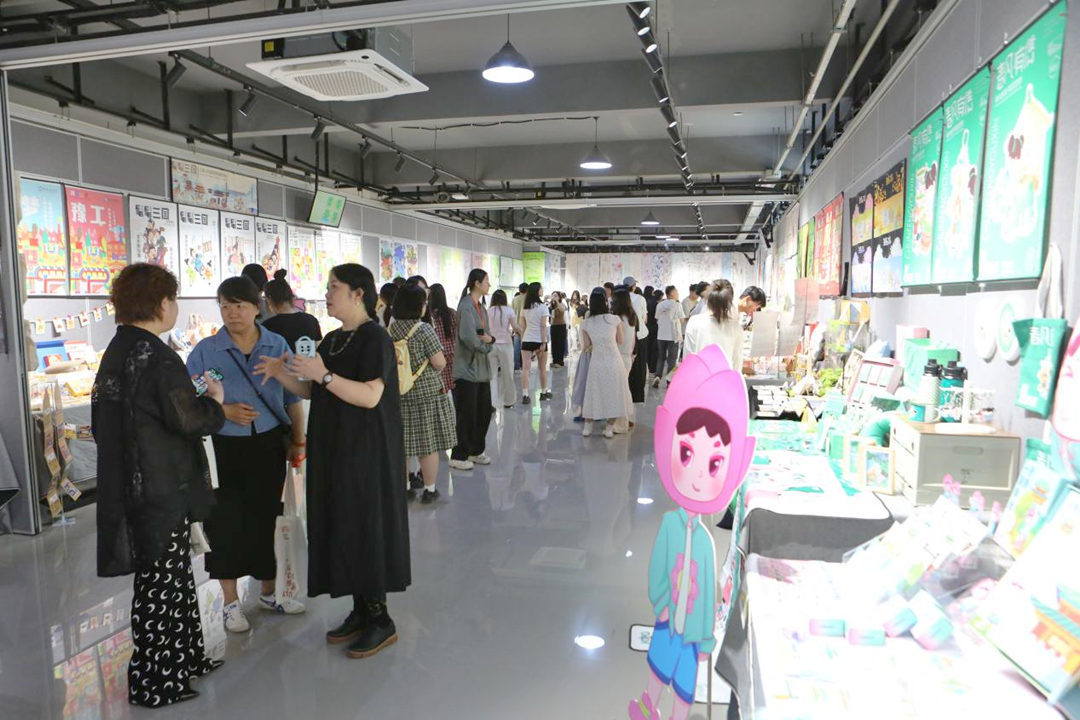 河南工程学院艺术设计学院社会服务成果展开幕