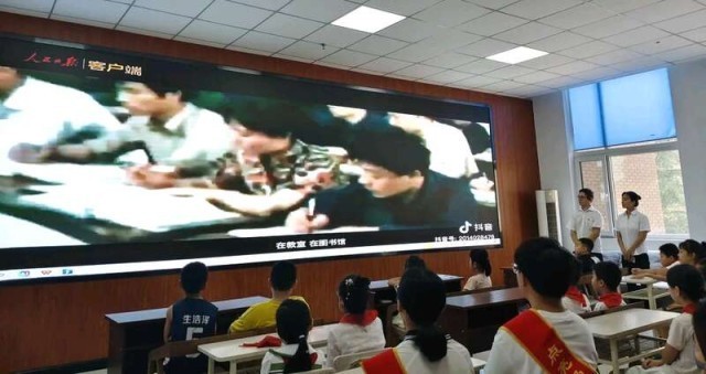 辽宁鞍山开展“巧手创世界，书香伴成长”亲子公益活动