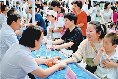 安徽亳州:中医药集市送义诊