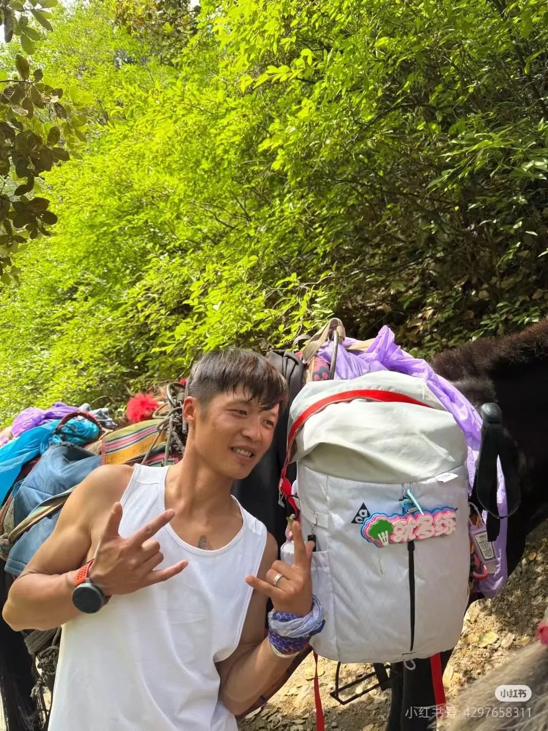 30岁昆明男子徒步梅里雪山环线失联近10天，家中还有两个年幼的孩子