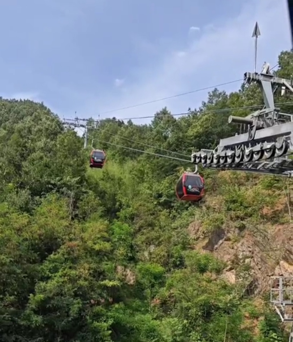 洛阳老君山缆车停电致游客被困半山腰，景区：已恢复正常
