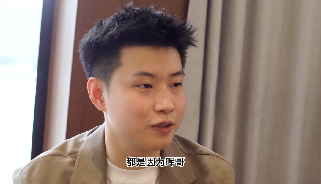 赵心童再谈丁俊晖，称其具备世锦赛冠军实力：只是差点运气；此前丁俊晖曾回应“谁是中国一哥”