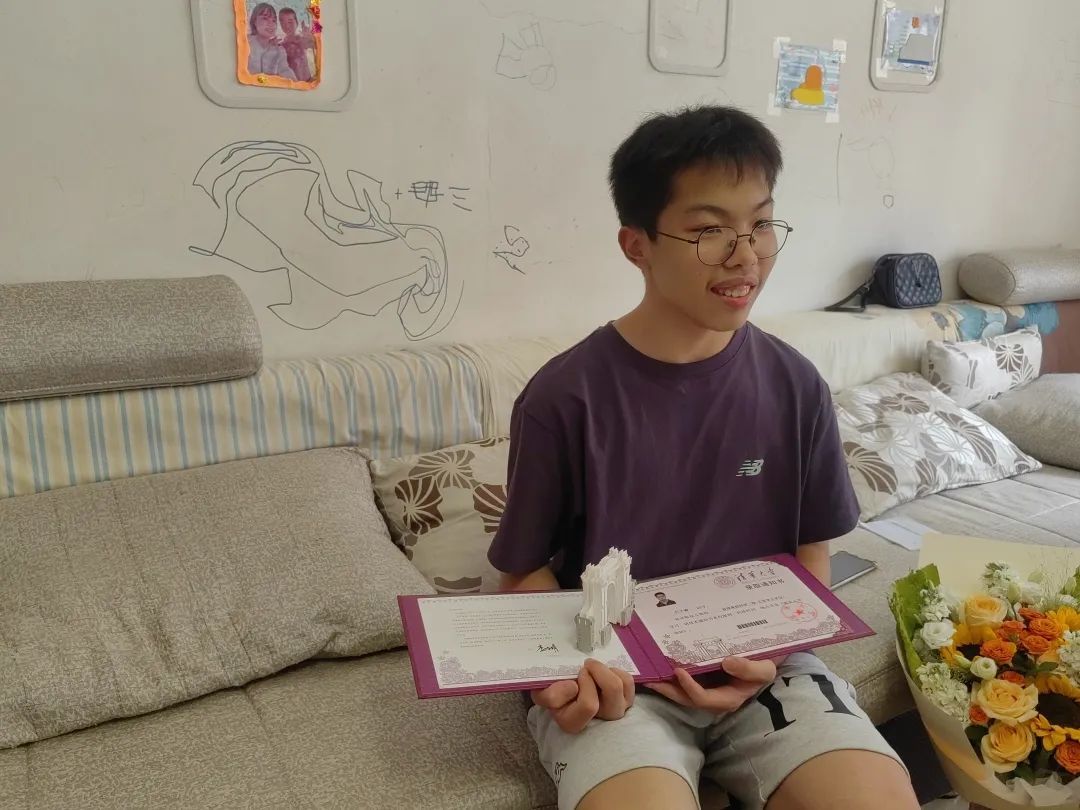 江西第一封高考录取通知书送达！签收人是他