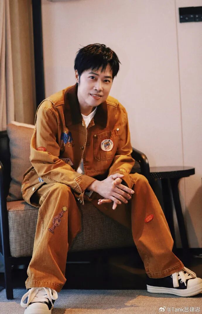 “感谢祖国”！知名男歌手正式复出，曾一度生命衰竭