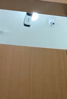 游客称试衣间上方有摄像头担心被拍到，西安一连锁门店：开店一年多，拍不到试衣间