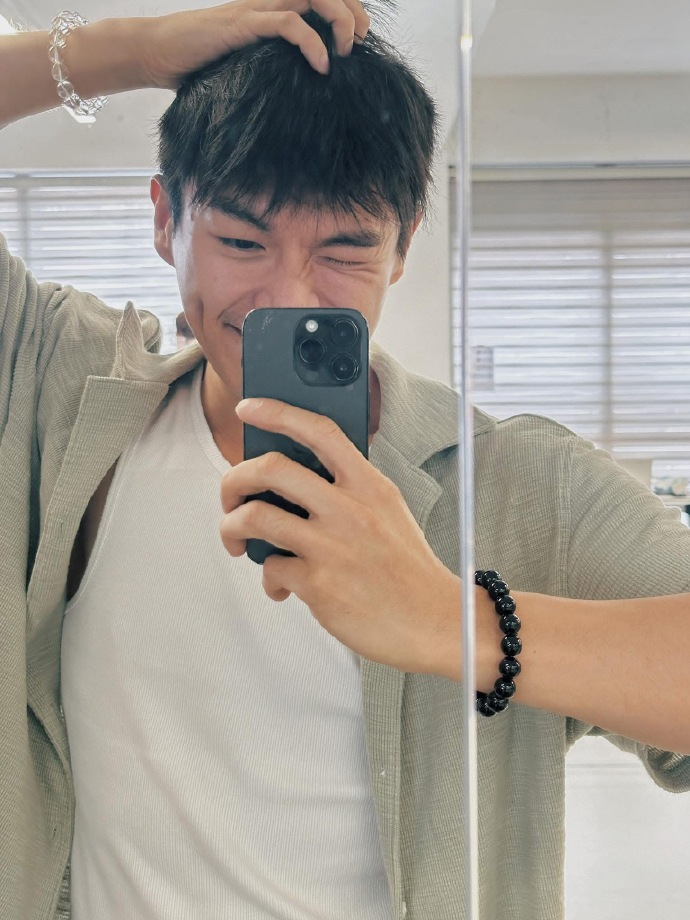 33岁男星自曝确诊肺腺癌晚期：老爸抱着我哭，说为什么不是他