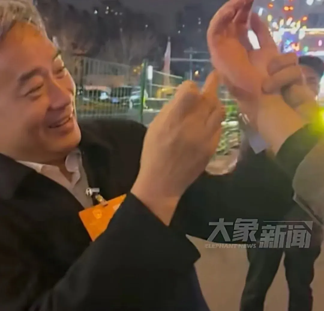 “走到哪儿扎到哪儿！”他在两会期间给人扎了300多针……网友：宝藏代表